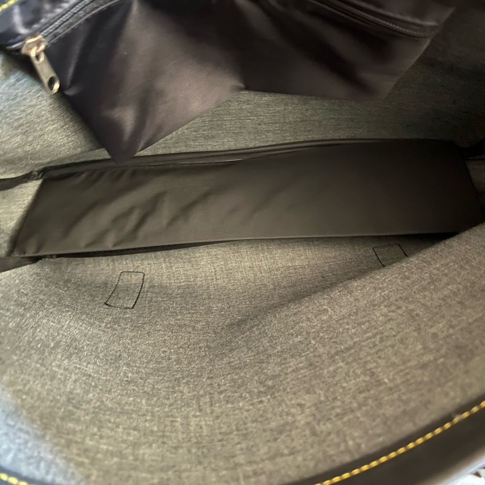 Dr Martens messenger bag